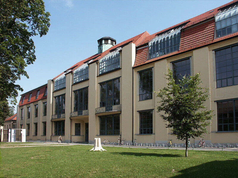 Staatliches Bauhaus in Weimar gegründet (Schule für Kunst, Design und Architektur) Bildbeschreibung / description: Staatliches Bauhaus in Weimar gegründet (Schule für Kunst, Design und Architektur)